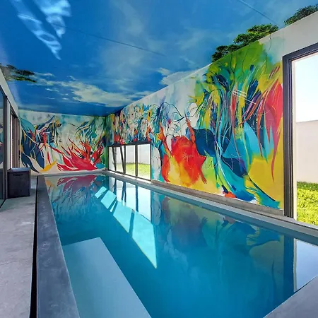 別荘 Piscine Interieure