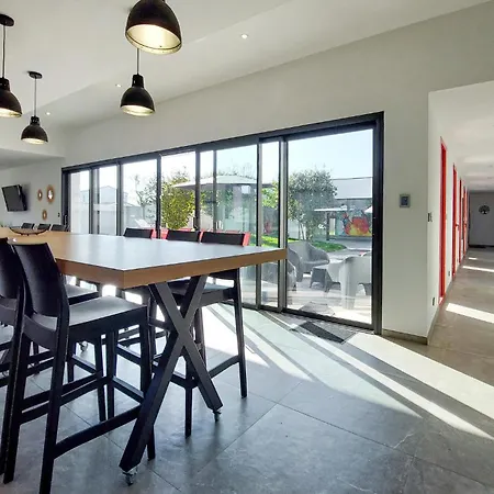 Piscine Interieure ロワイヤン