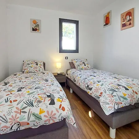 Piscine Interieure * ロワイヤン